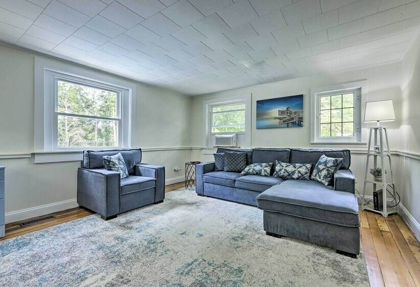 Charming Madison Retreat ~ 3 Mi To Beaches!