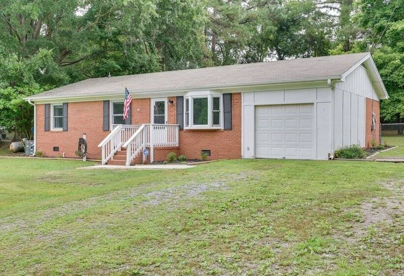 Charming Sanford Hideaway Home W/ Large Yard