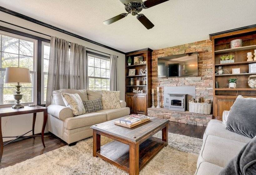 Charming Shell Knob Home: 16 Mi To Dogwood Canyon!