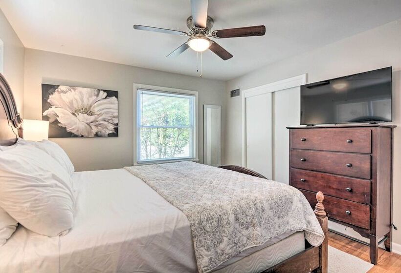 Charming Springfield Home W/ Private Backyard