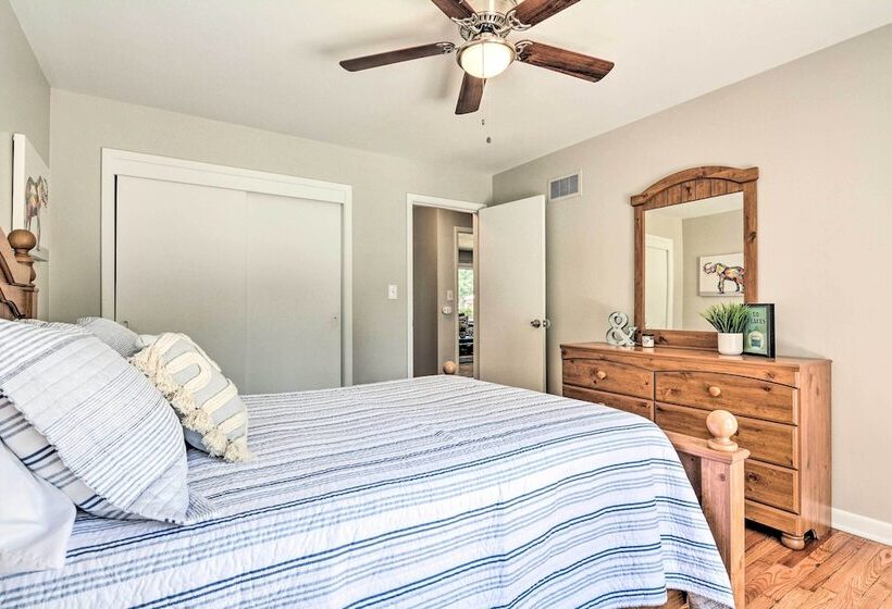 Charming Springfield Home W/ Private Backyard