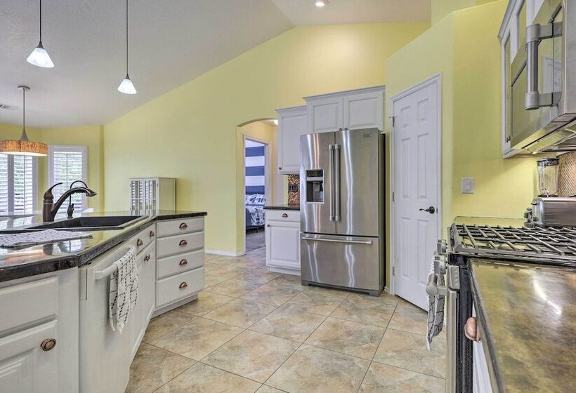 Charming Utah Abode W/ Patio, Grill & Yard!