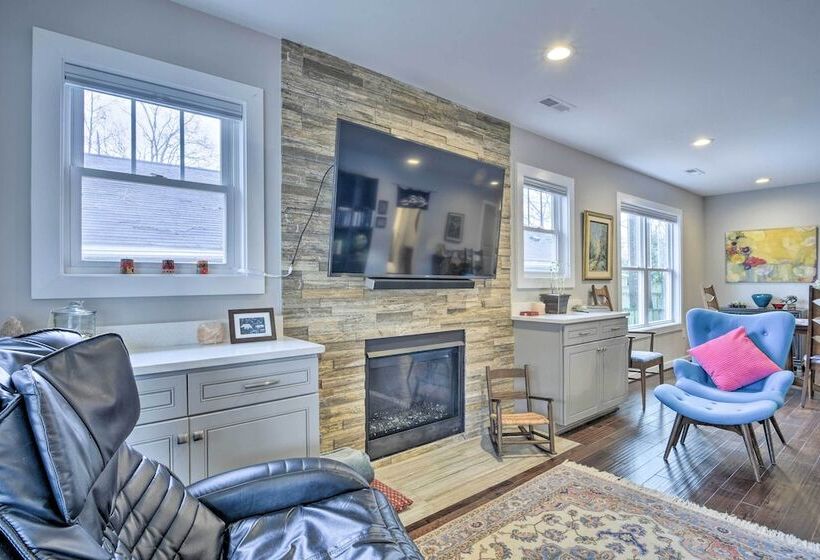 Chic, Central Downtown Duplex ~ 1 Mile To Duke!