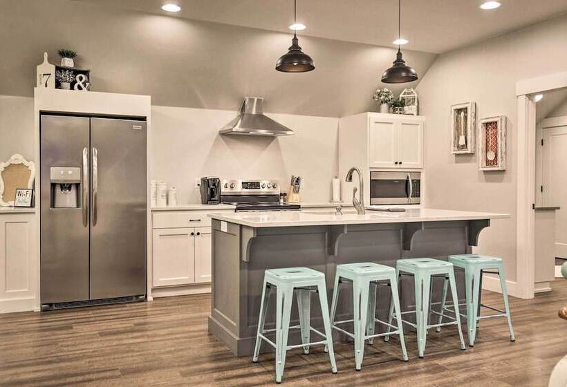 Chic Farmhouse W/ Creek In Heart Of Wine Country!