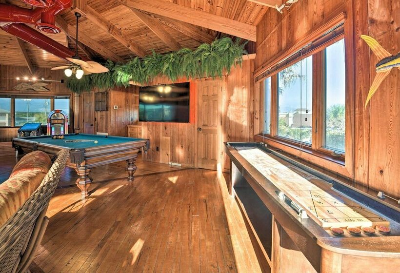 Chic Home: Ocean Views, Hot Tub & Game Room!