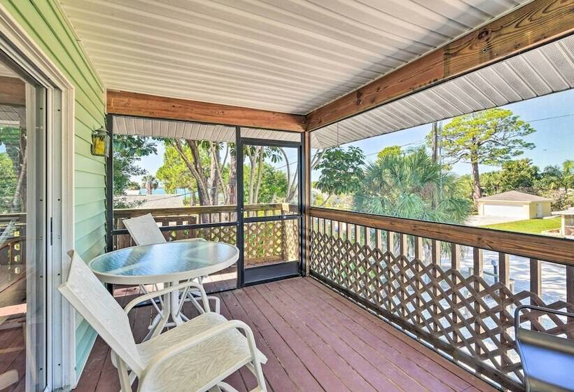 Coastal Oasis W/ Shared Pool, 2 Mi To Beach!