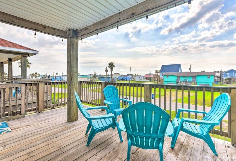 Colorful Freeport Home W/ Grill, Walk To Beach