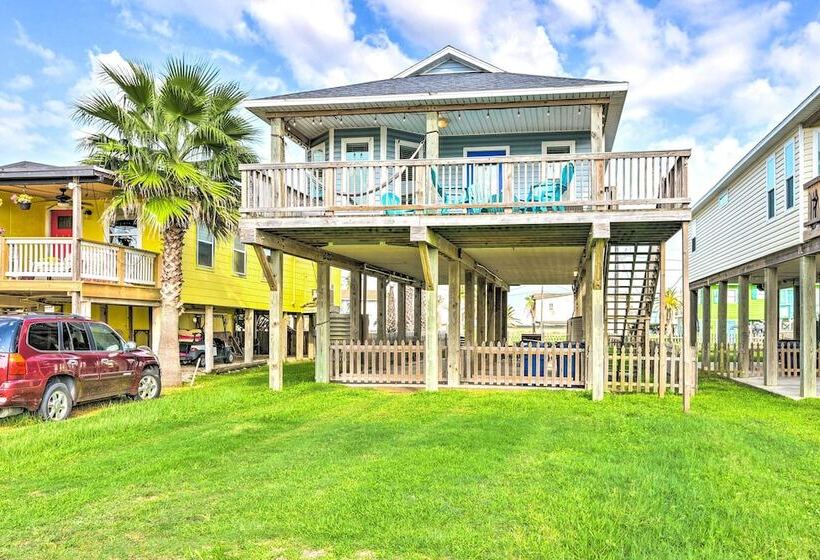 Colorful Freeport Home W/ Grill, Walk To Beach