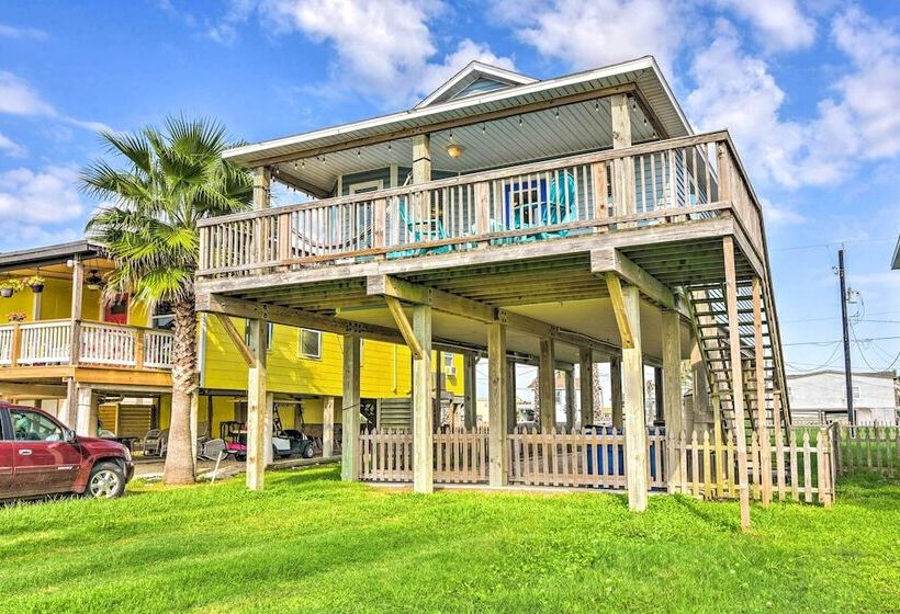 Colorful Freeport Home W/ Grill, Walk To Beach