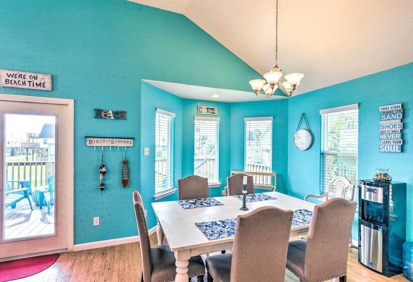 Colorful Freeport Home W/ Grill, Walk To Beach