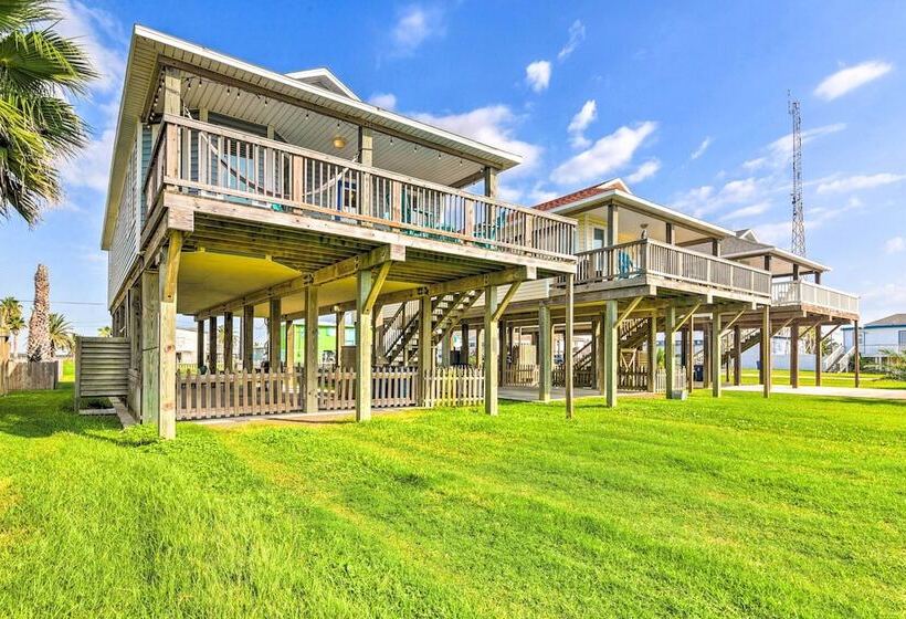 Colorful Freeport Home W/ Grill, Walk To Beach