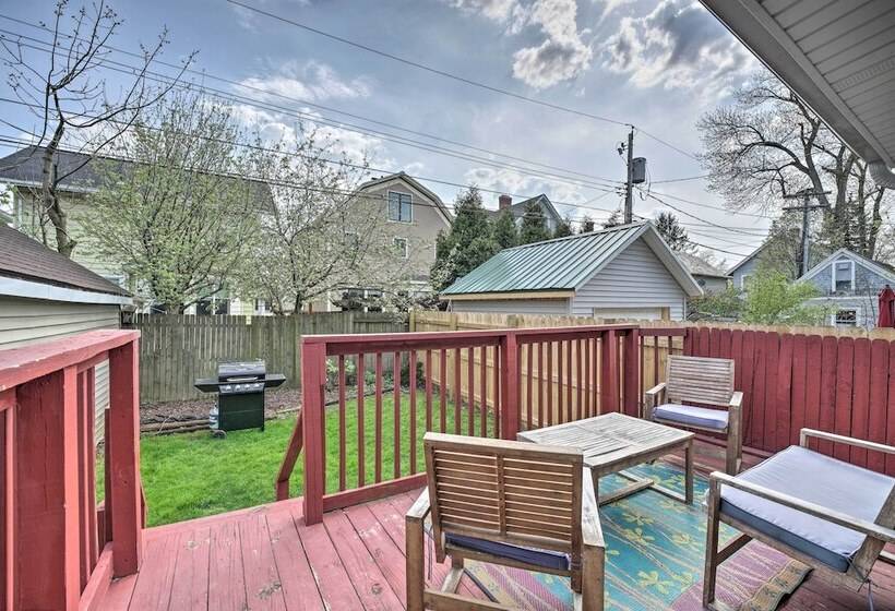 Comfortable Craftsman Home   2 Miles To Ub Campus!