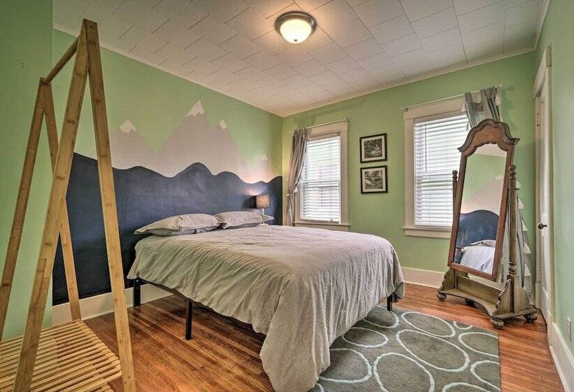 Comfortable Craftsman Home   2 Miles To Ub Campus!