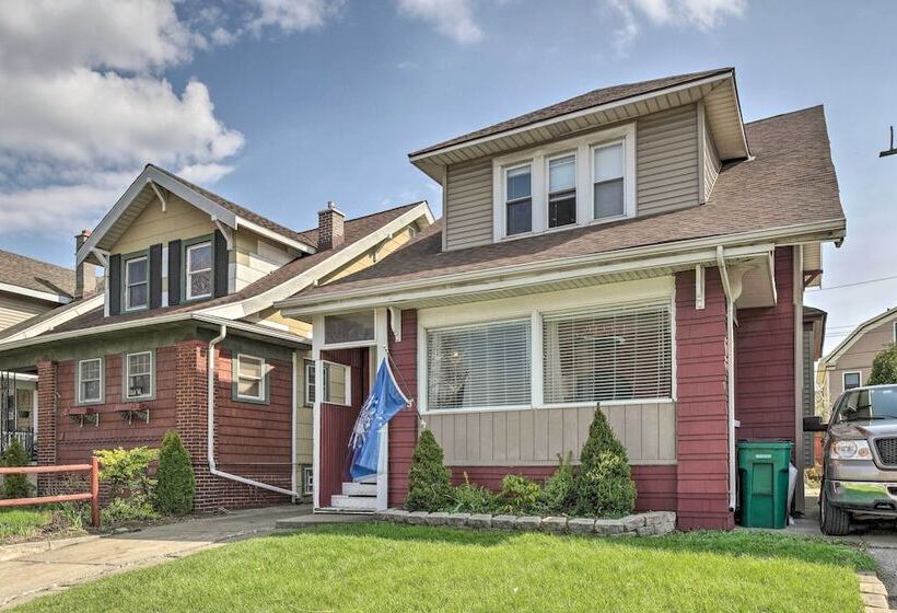 Comfortable Craftsman Home   2 Miles To Ub Campus!