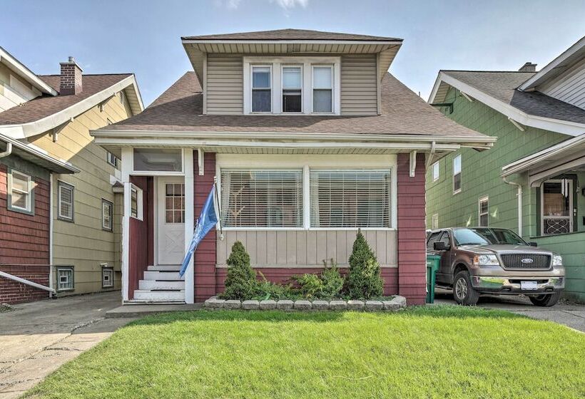 Comfortable Craftsman Home   2 Miles To Ub Campus!