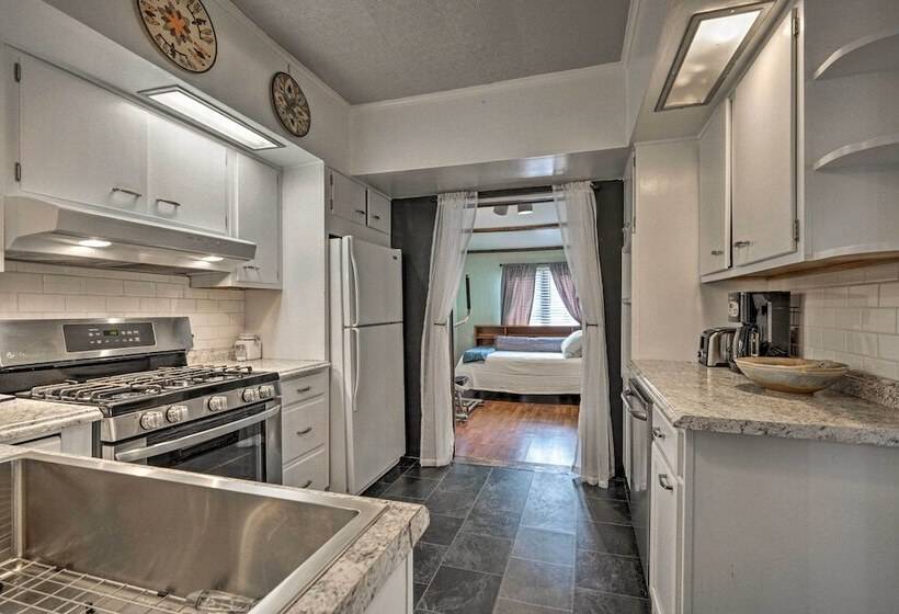 Comfortable Craftsman Home   2 Miles To Ub Campus!