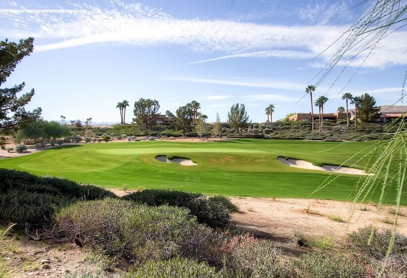 Country Club Home: 2br, 2 Ba + Den ~ 1 Mi To Golf!