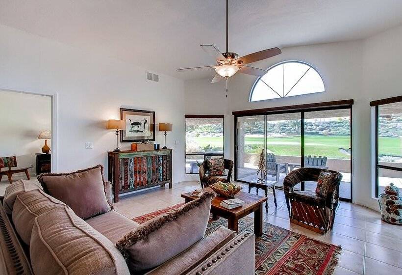 Country Club Home: 2br, 2 Ba + Den ~ 1 Mi To Golf!