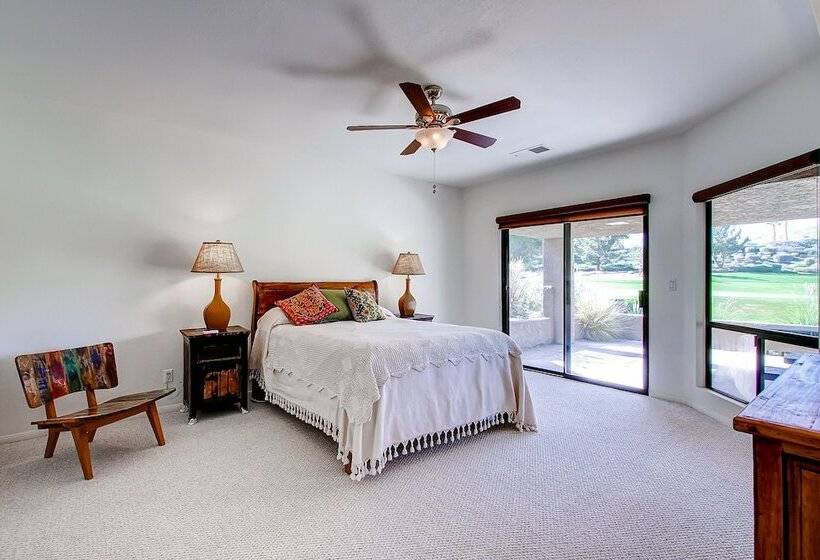 Country Club Home: 2br, 2 Ba + Den ~ 1 Mi To Golf!