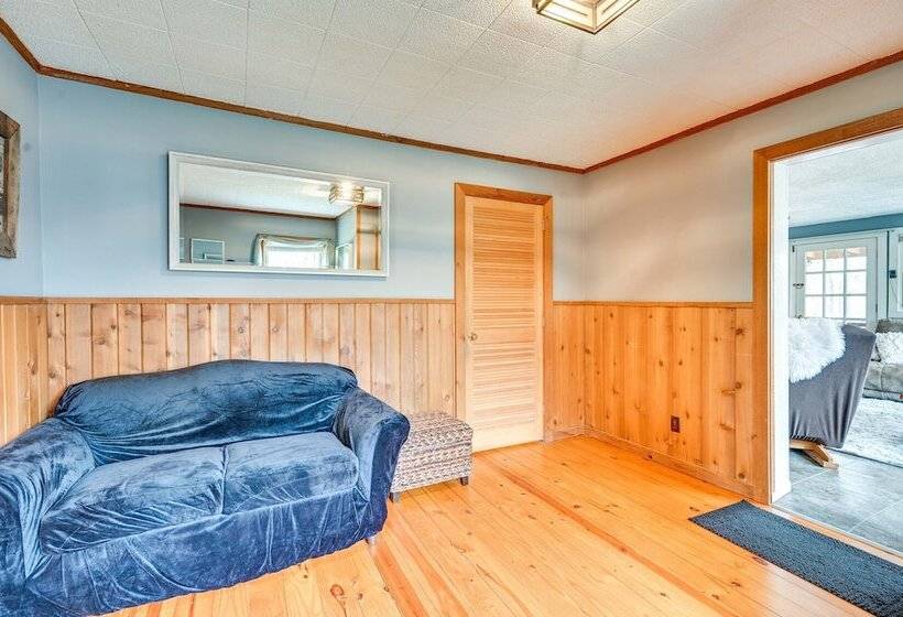 Country Escape: Log Cabin Near Kentucky Lake!