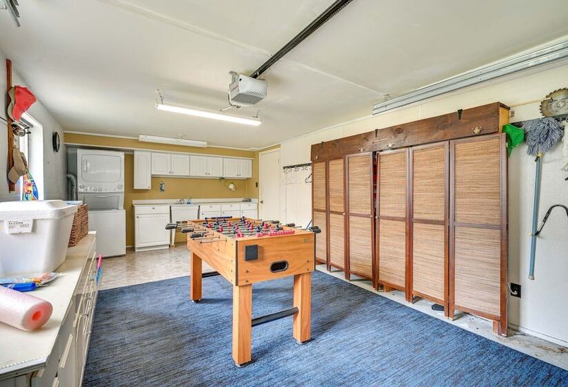 Country Escape: Log Cabin Near Kentucky Lake!