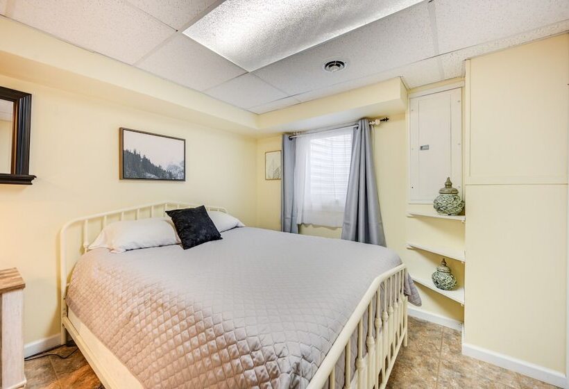 Country Escape: Log Cabin Near Kentucky Lake!