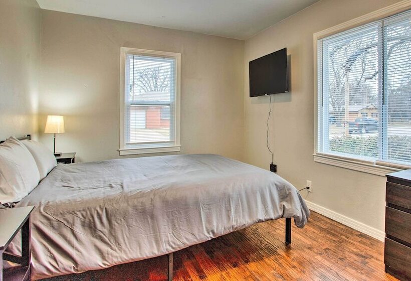 Cozy Bethany Vacation Home   Pets Welcome!