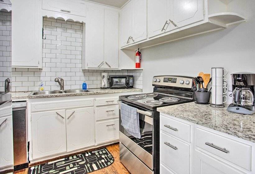 Cozy Bethany Vacation Home   Pets Welcome!