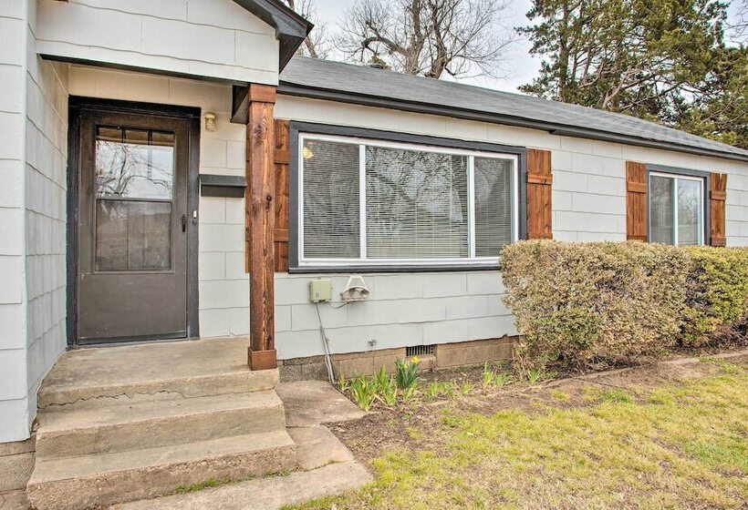 Cozy Bethany Vacation Home   Pets Welcome!