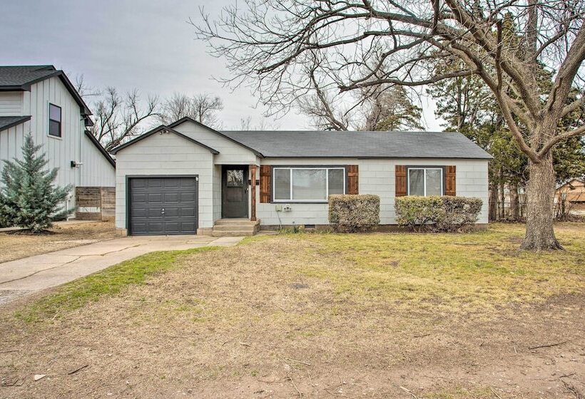 Cozy Bethany Vacation Home   Pets Welcome!