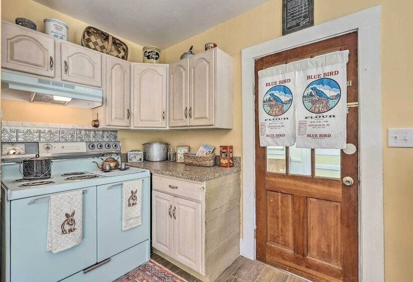 Fish, Bike & Hike: Blue Ridge Cottage!