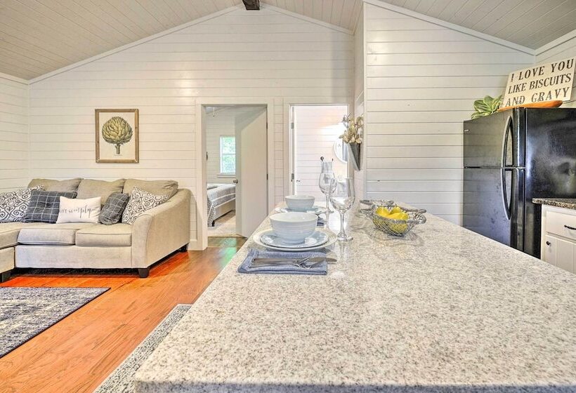 Serene Broken Bow Cabin W/ Fire Pit & Gas Grill!