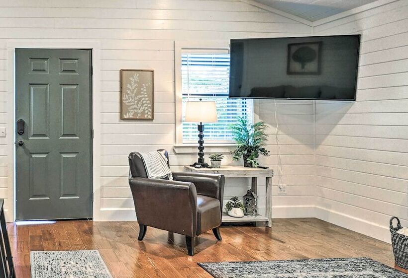 Serene Broken Bow Cabin W/ Fire Pit & Gas Grill!