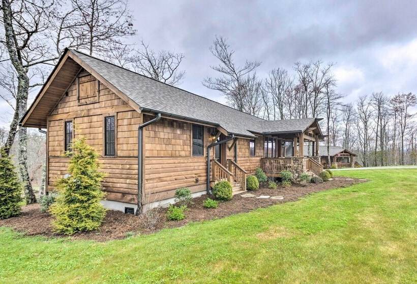 Putt Putt, Pickleball + Trails: Glenville Getaway