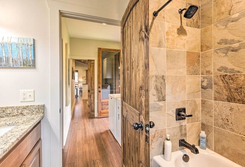 Putt Putt, Pickleball + Trails: Glenville Getaway