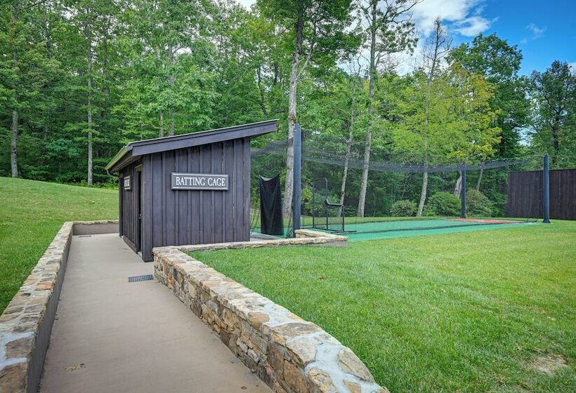 Putt Putt, Pickleball + Trails: Glenville Getaway