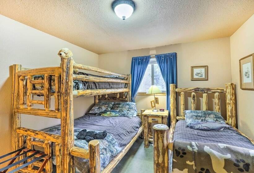 4 Mi To Pine Lake: Hathaway Pines Cabin W/ Deck