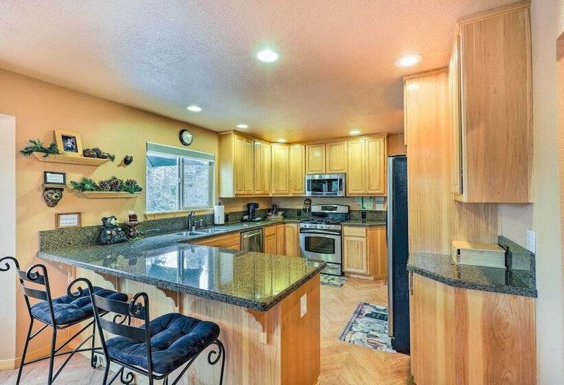 4 Mi To Pine Lake: Hathaway Pines Cabin W/ Deck