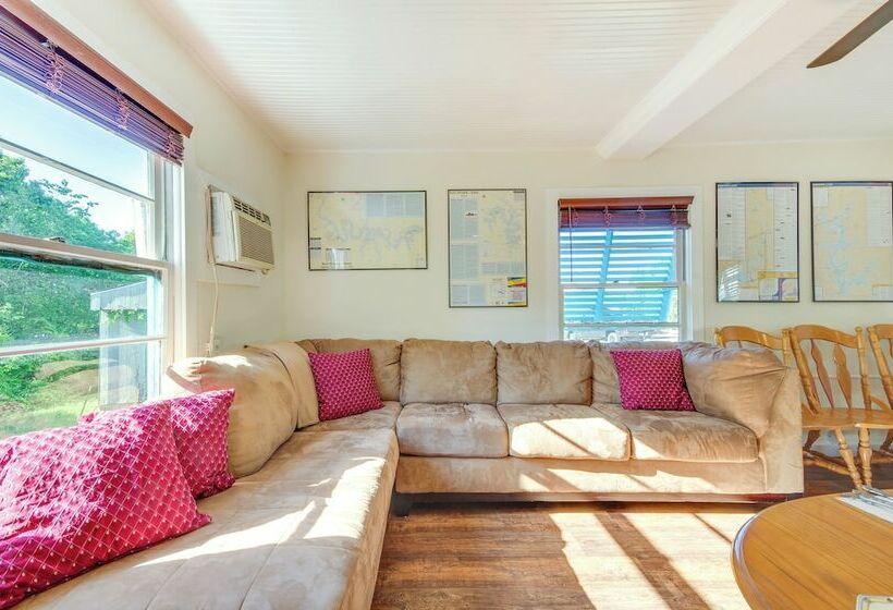 Cozy Henderson Hideaway: Fish, Hike, & Boat!