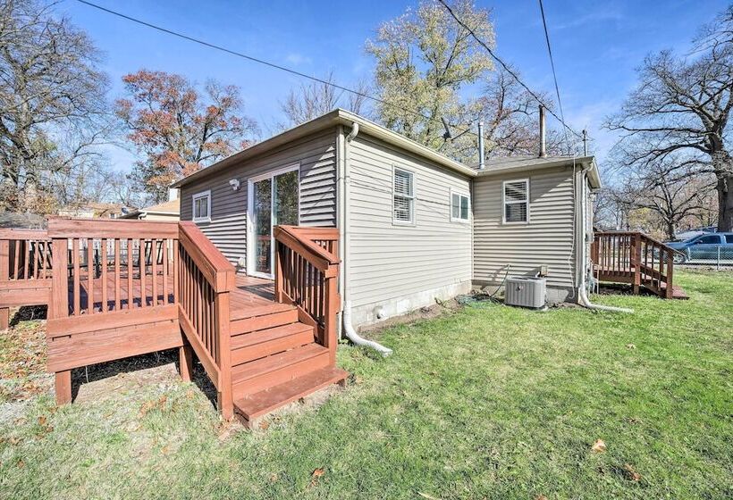 Cozy Hobart Retreat < 9 Mi To Lake Michigan!