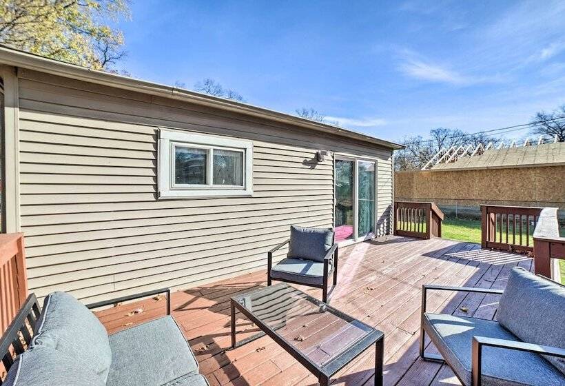 Cozy Hobart Retreat < 9 Mi To Lake Michigan!