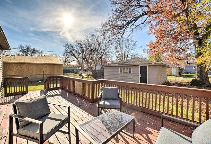 Cozy Hobart Retreat < 9 Mi To Lake Michigan!