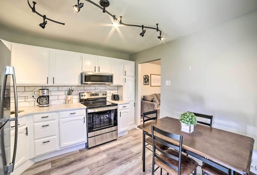 Cozy Hobart Retreat < 9 Mi To Lake Michigan!