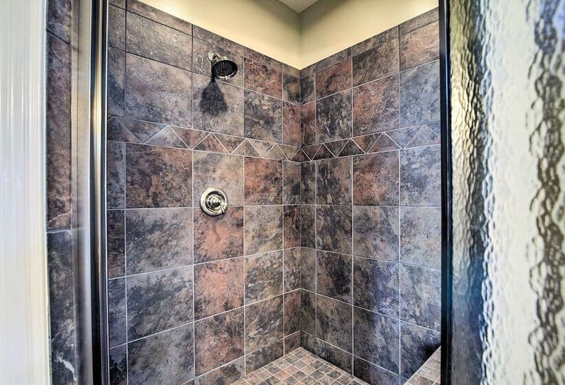 Cozy Home W/ Patio, 2 Mi To Dale Hollow Lake!