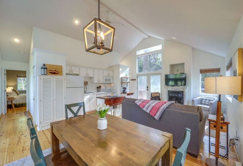 10 Mi To Sugar Mountain: Cozy Newland Cabin!