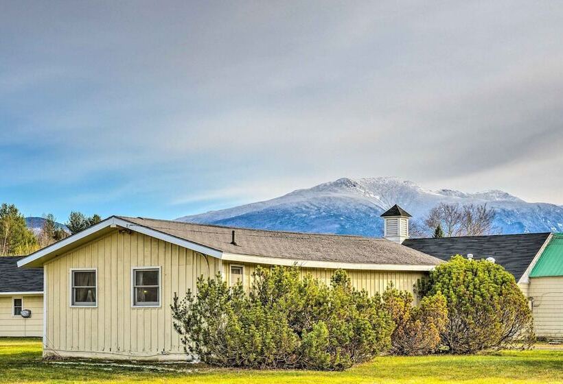 Cozy Franconia Cottage W/ Community Pool & Hot Tub