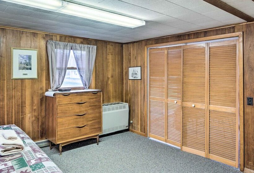 Cozy Franconia Cottage W/ Community Pool & Hot Tub