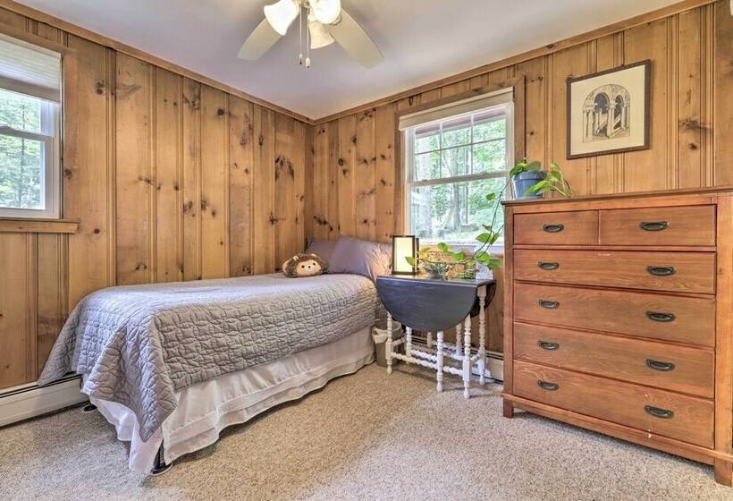 Cozy Stafford Cabin, Near Reservoir & Beach!