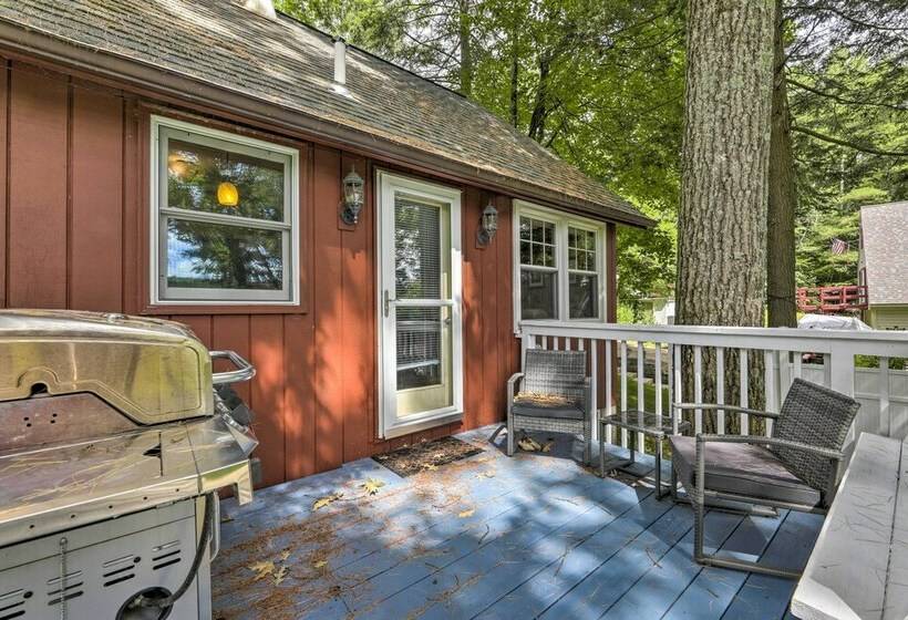 Cozy Stafford Cabin, Near Reservoir & Beach!