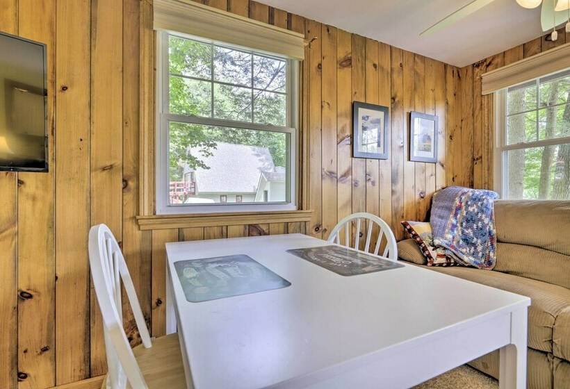 Cozy Stafford Cabin, Near Reservoir & Beach!